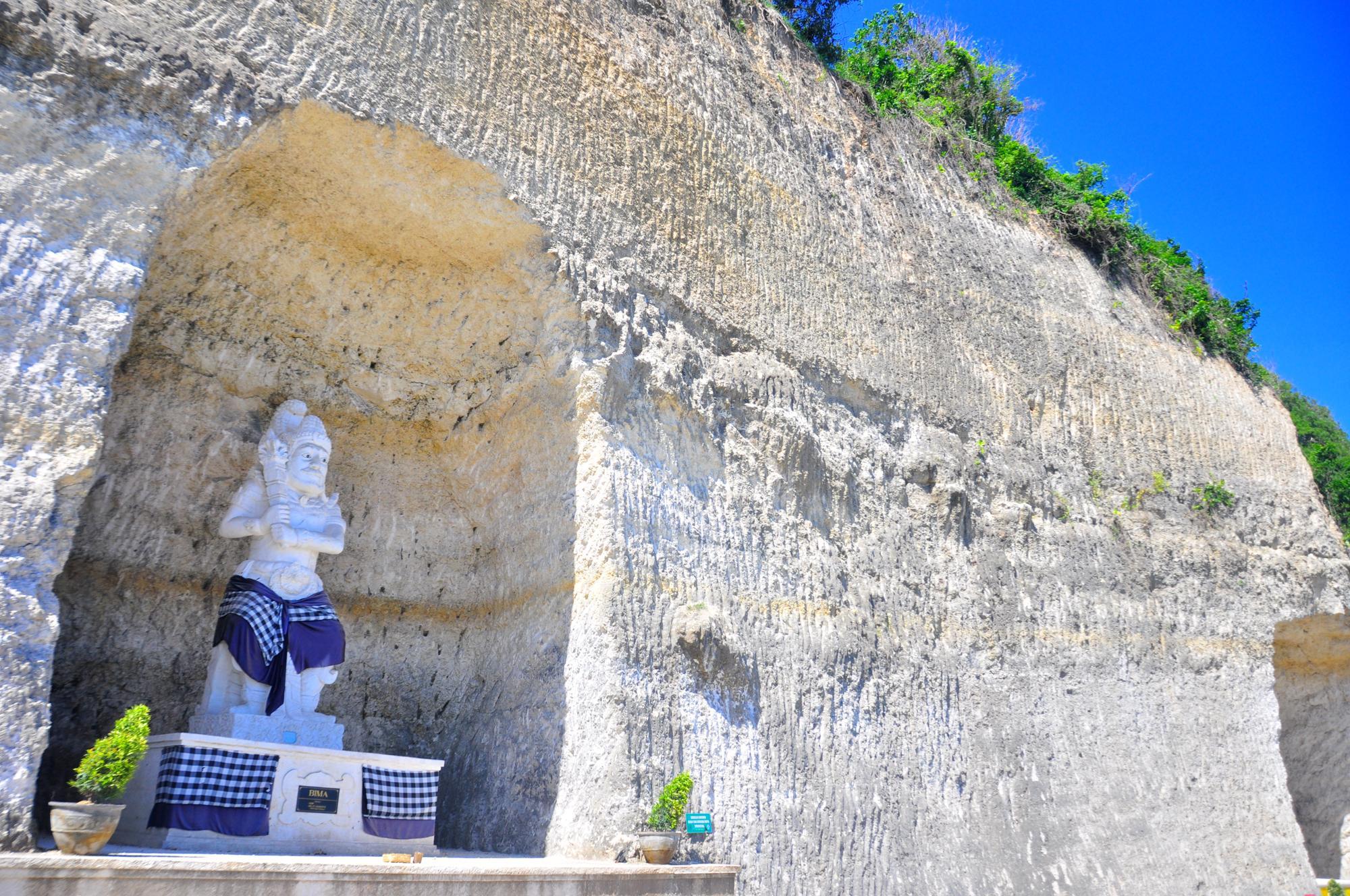 Nơi tham quan gần đây