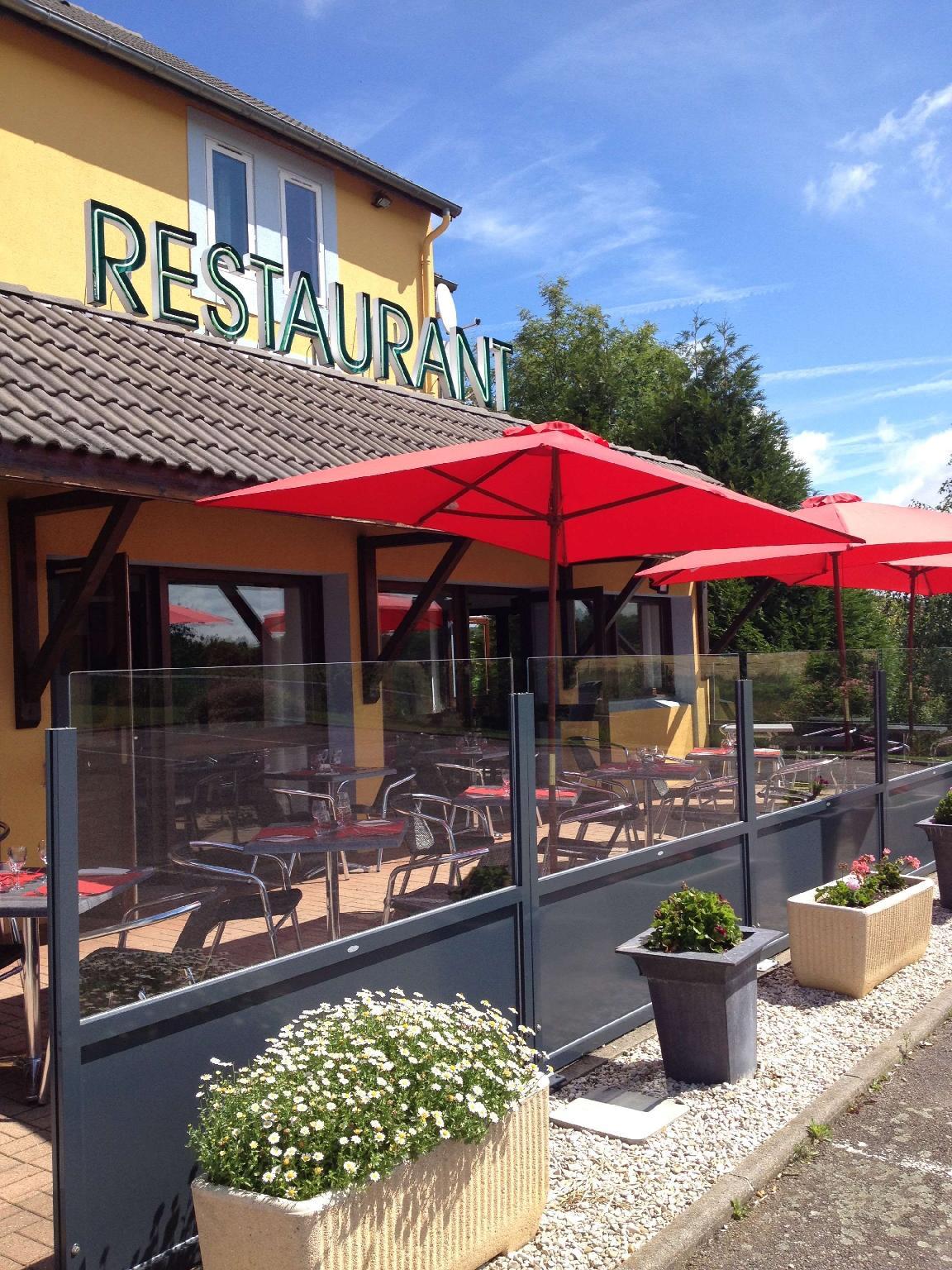 Ngoại cảnh khách sạn