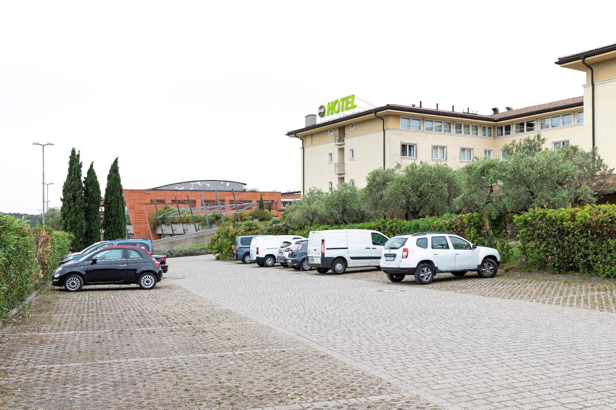 Ngoại cảnh khách sạn