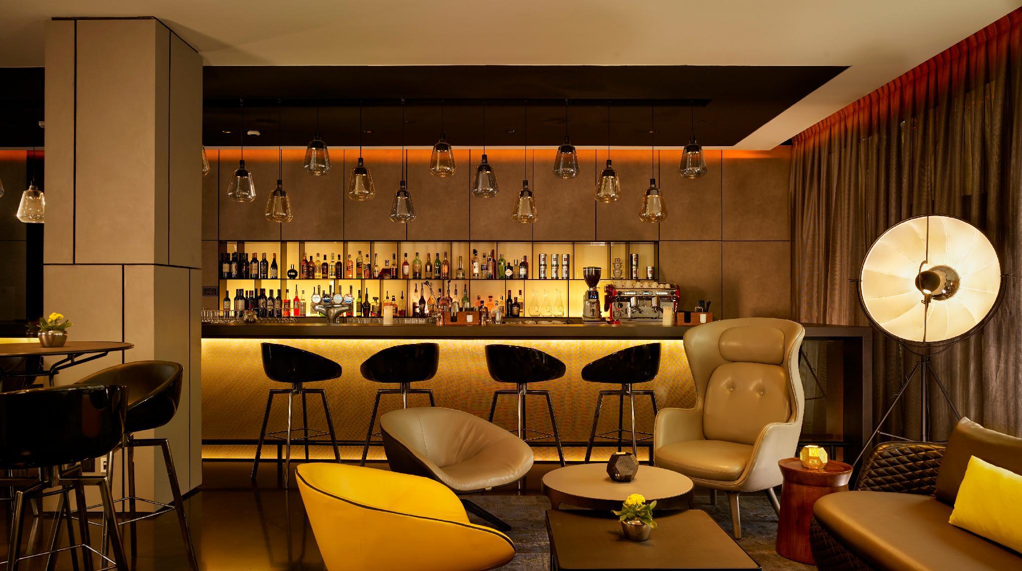 Quán bar