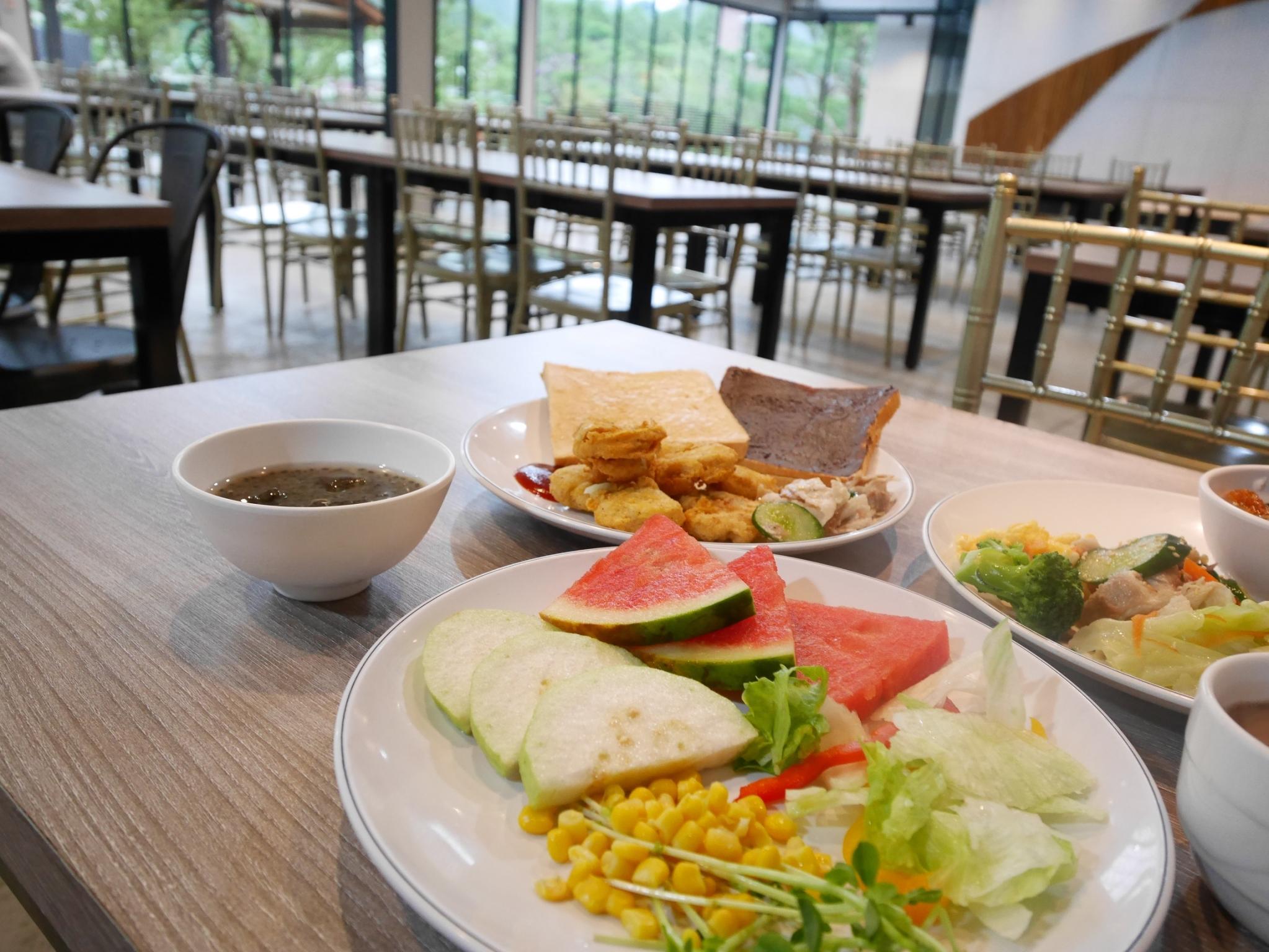 Đồ ăn và thức uống