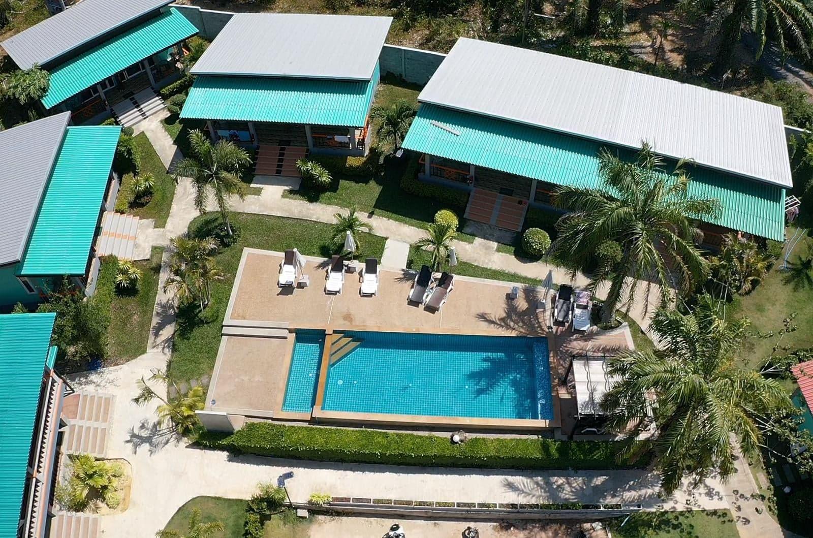 Khu vực xung quanh