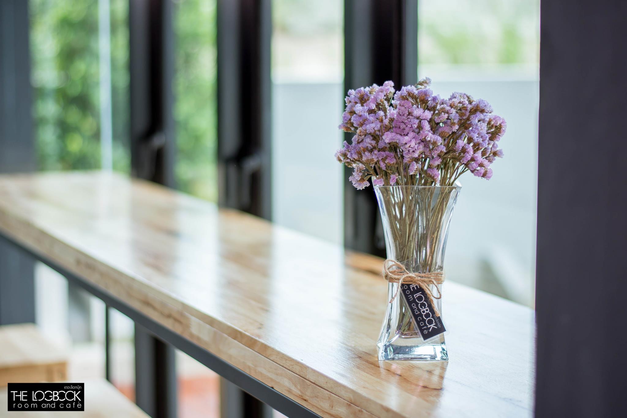 Khu vực xung quanh