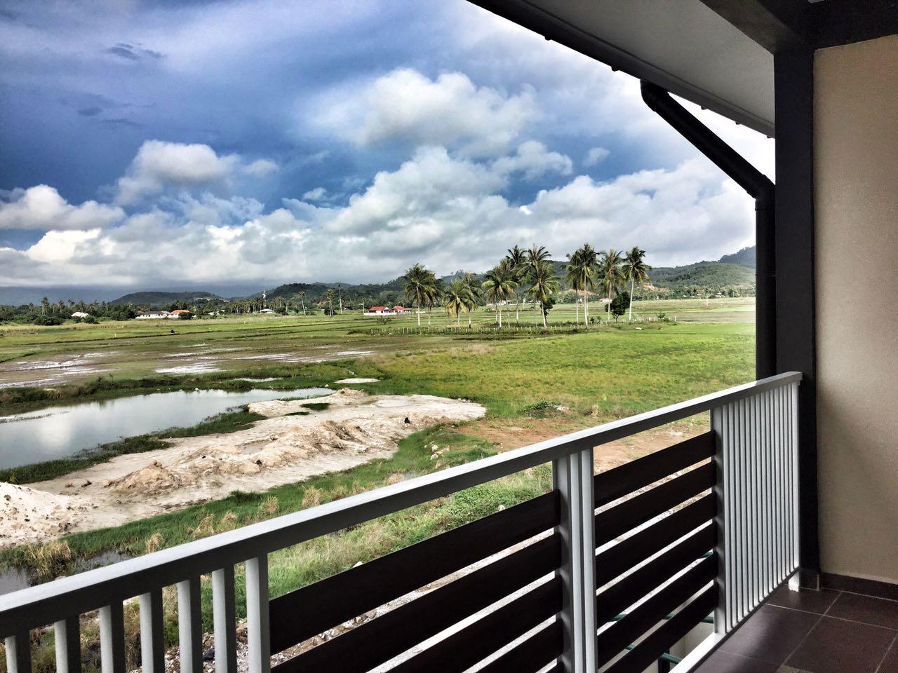 Khu vực xung quanh