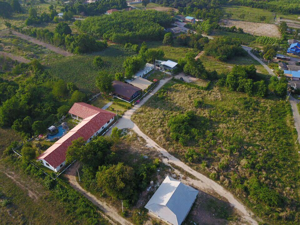 Khu vực xung quanh