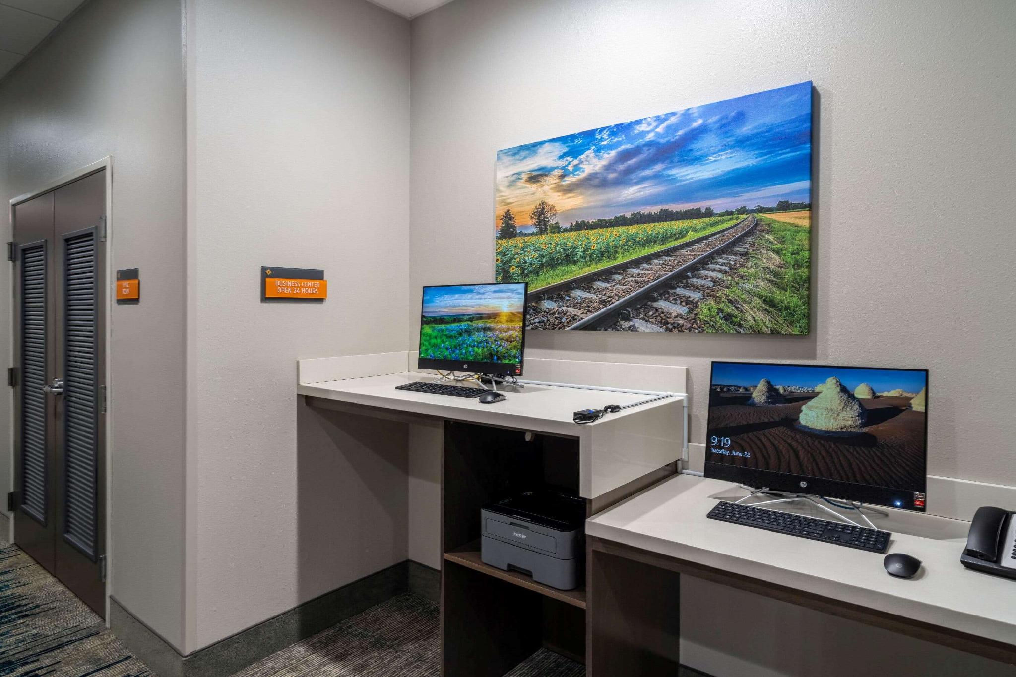 Trung tâm hội nghị