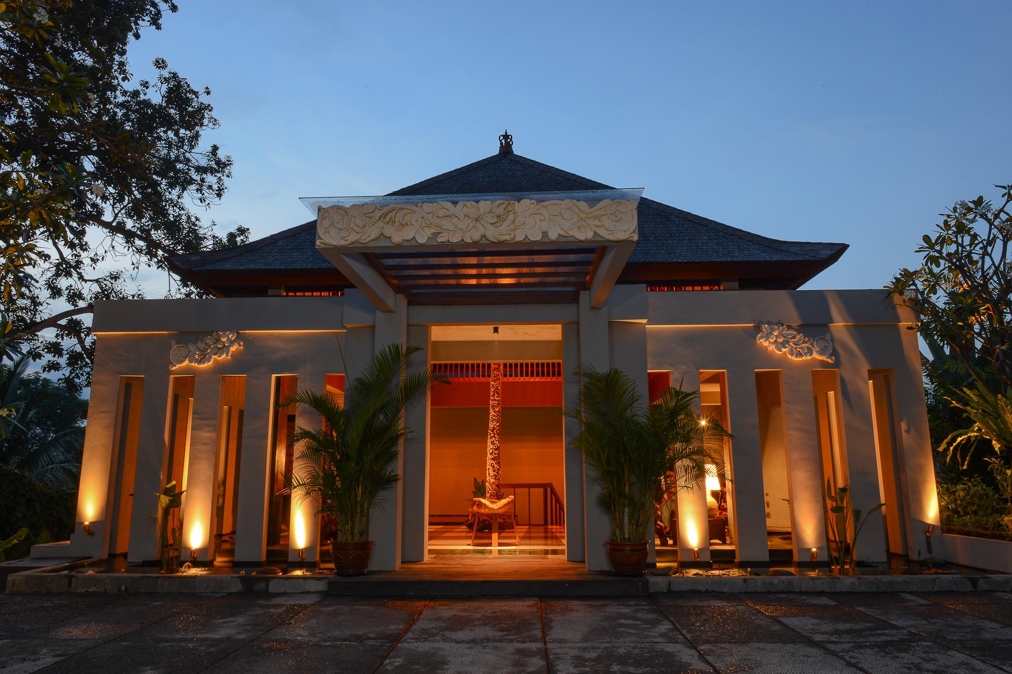 Ngoại cảnh khách sạn