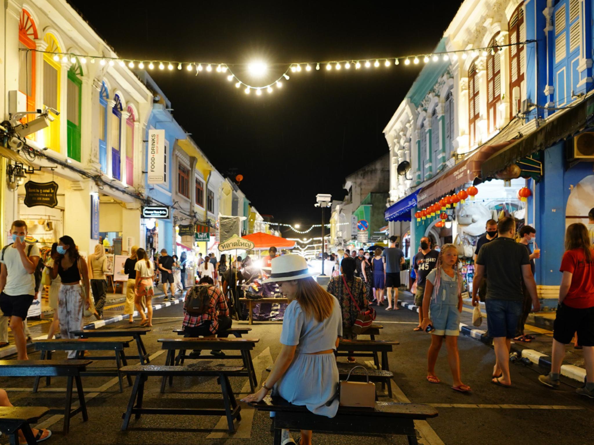 Nơi tham quan gần đây