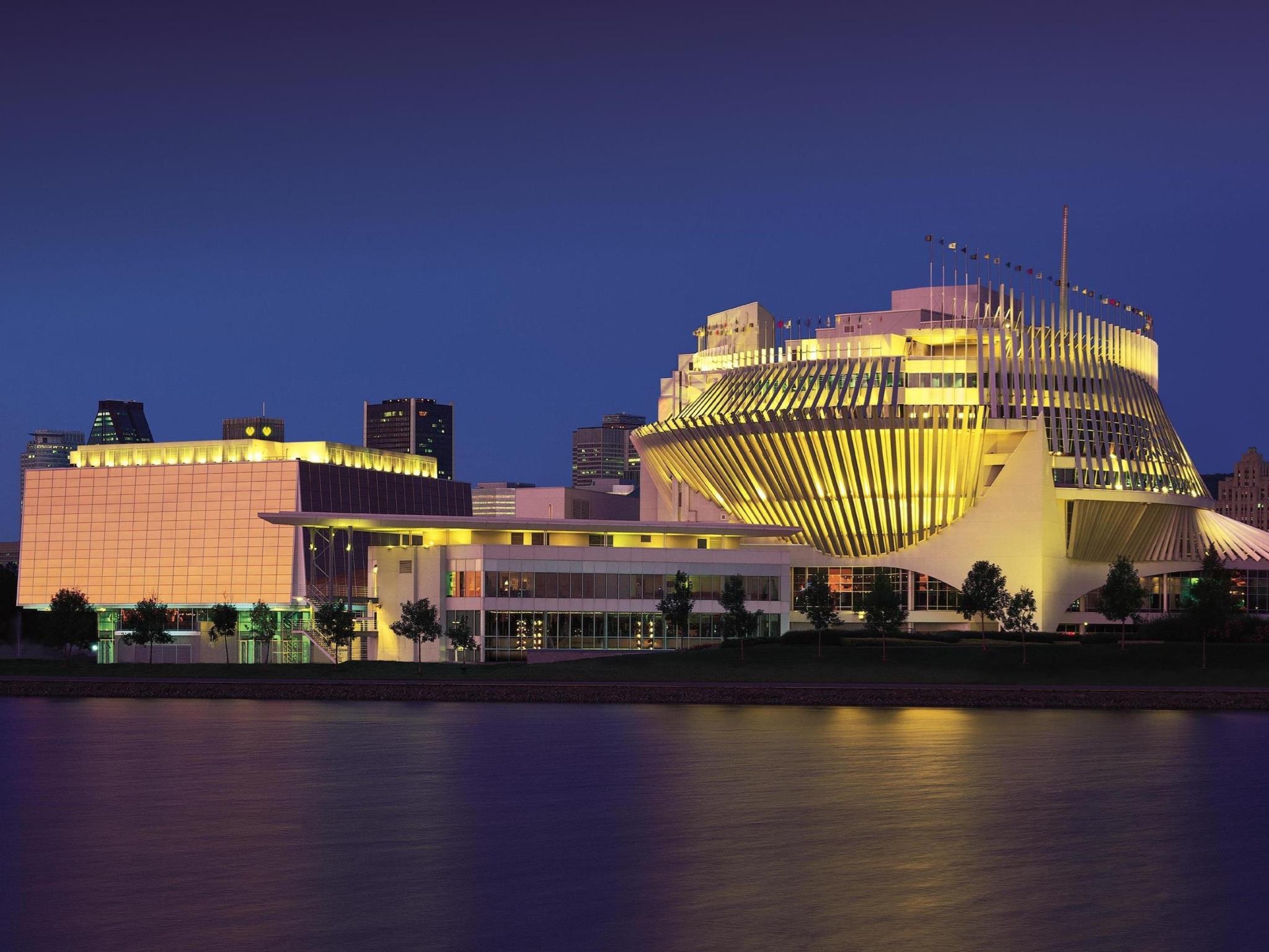 Nơi tham quan gần đây