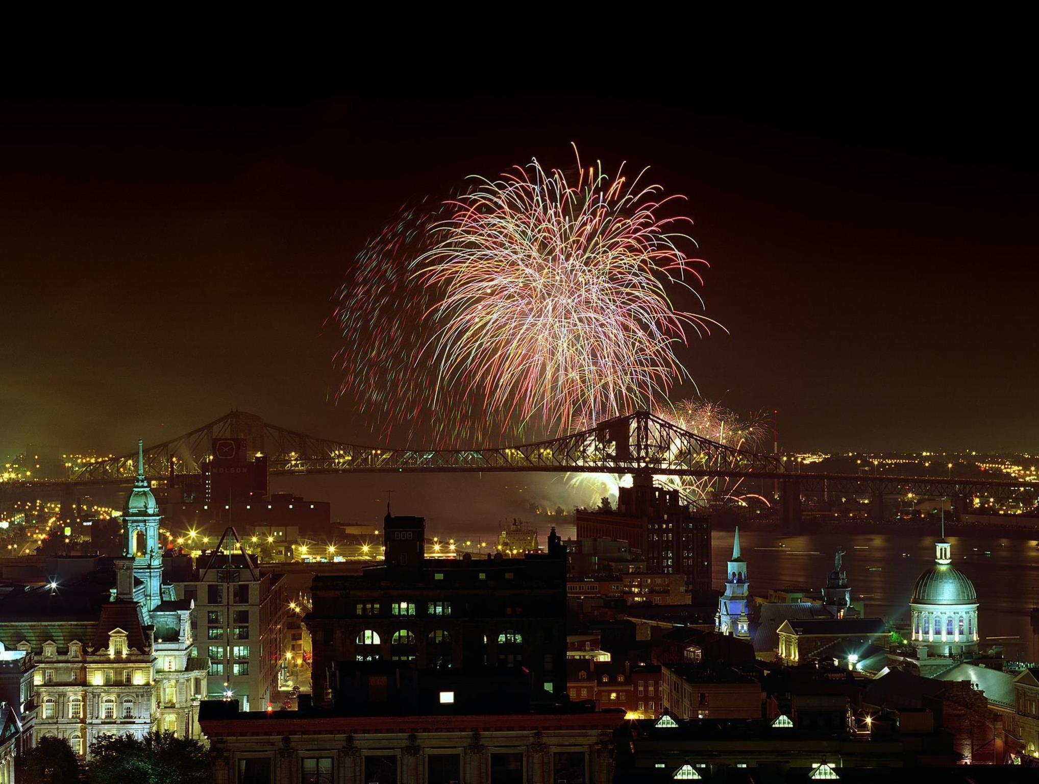 Khu vực xung quanh