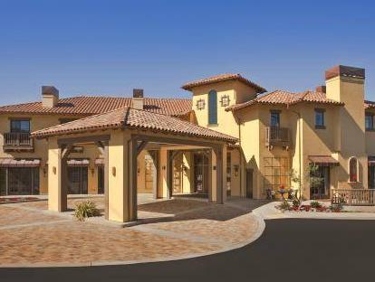 Ngoại cảnh khách sạn