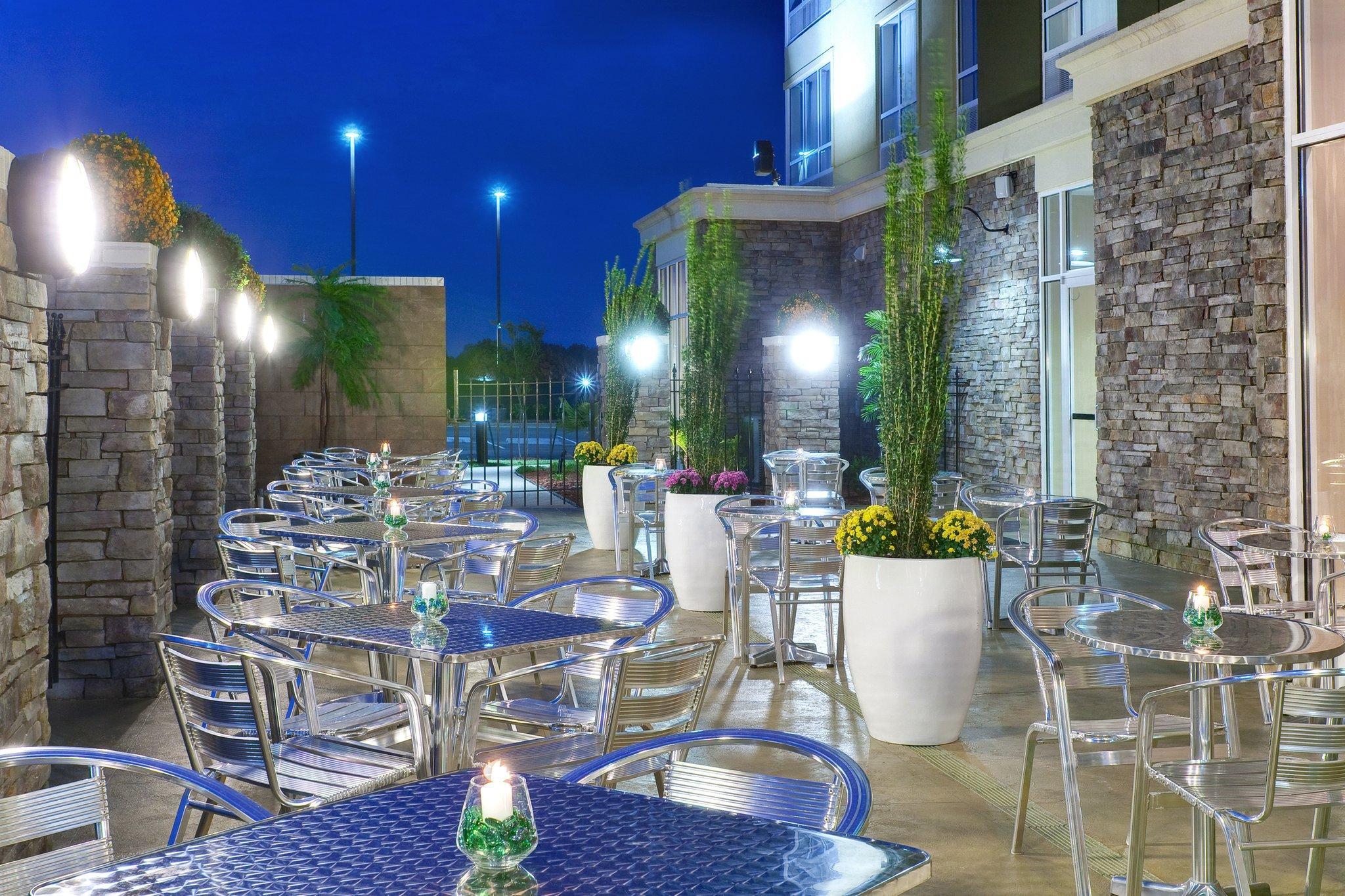 Ngoại cảnh khách sạn