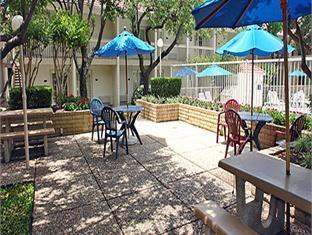 Ngoại cảnh khách sạn