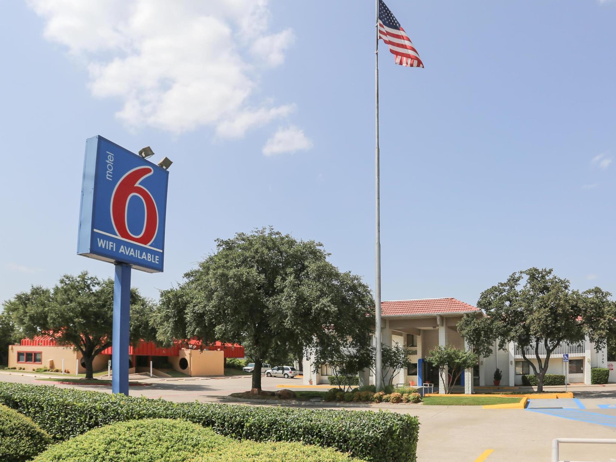 Khu vực xung quanh