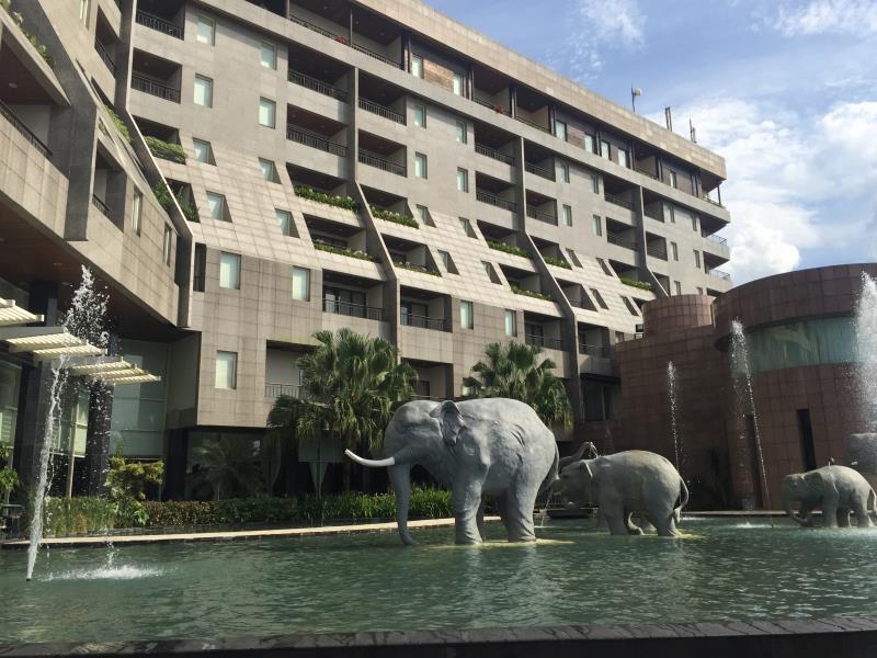 Ngoại cảnh khách sạn