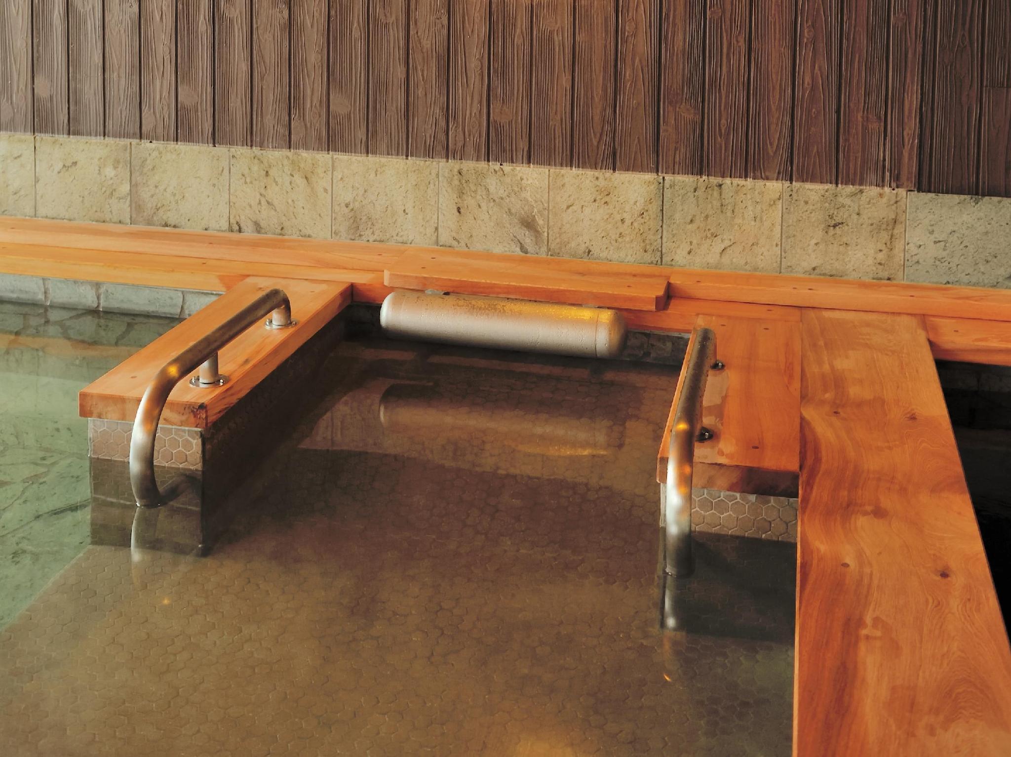 Tắm suối nước nóng