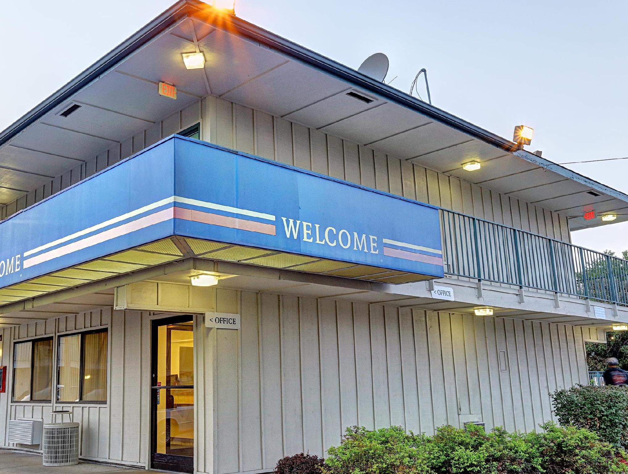 Ngoại cảnh khách sạn