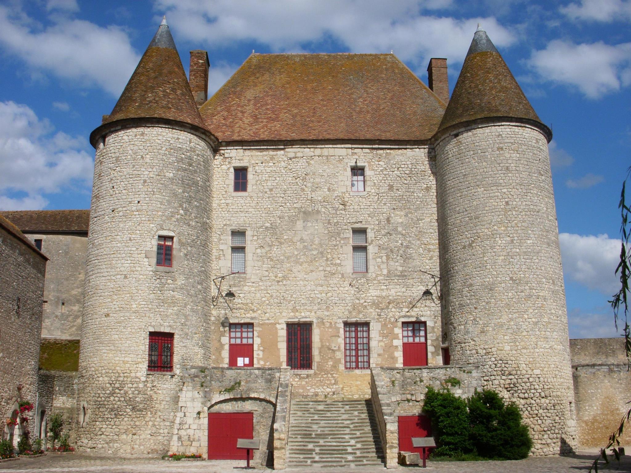 Nơi tham quan gần đây