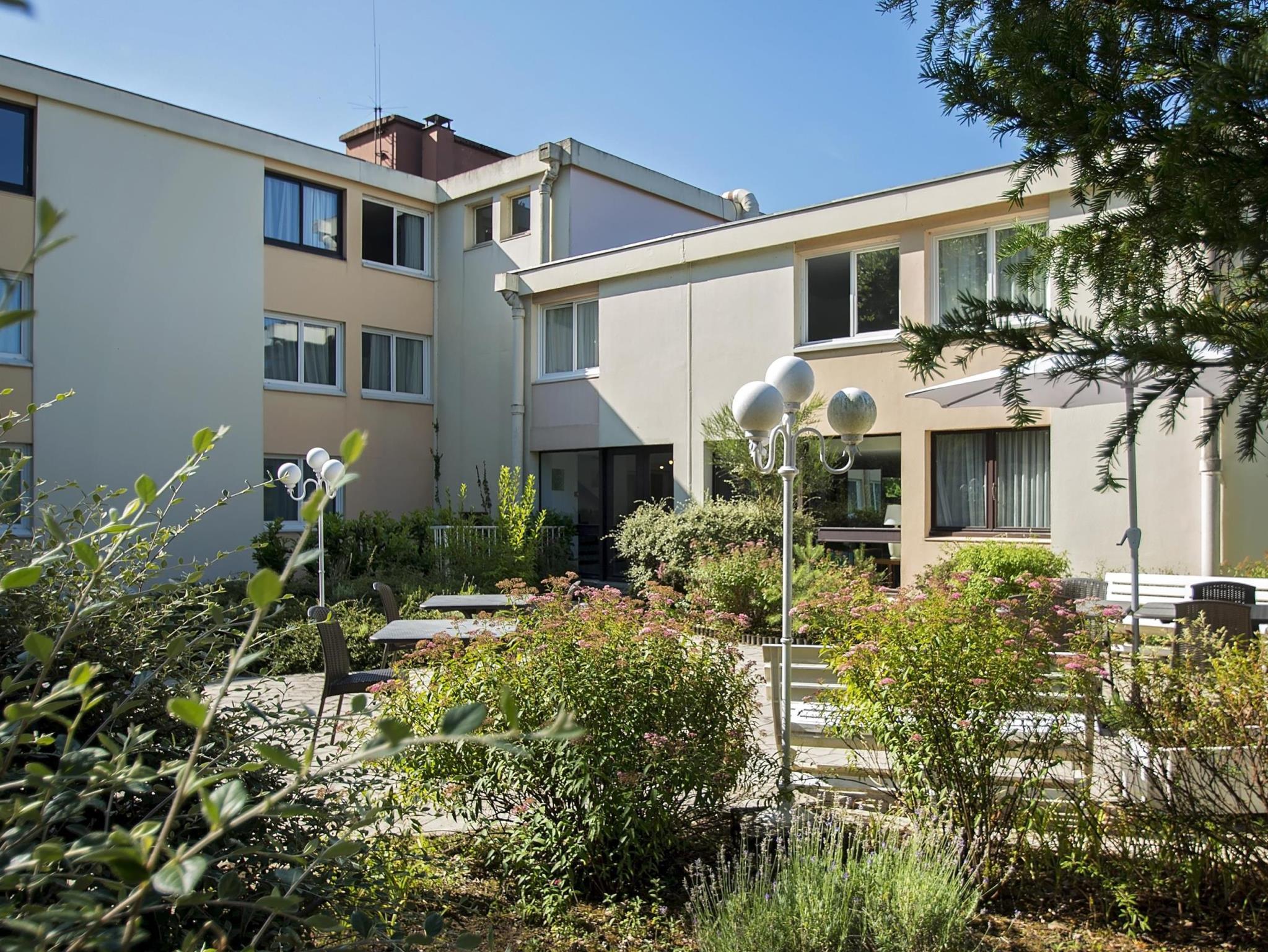 Ngoại cảnh khách sạn