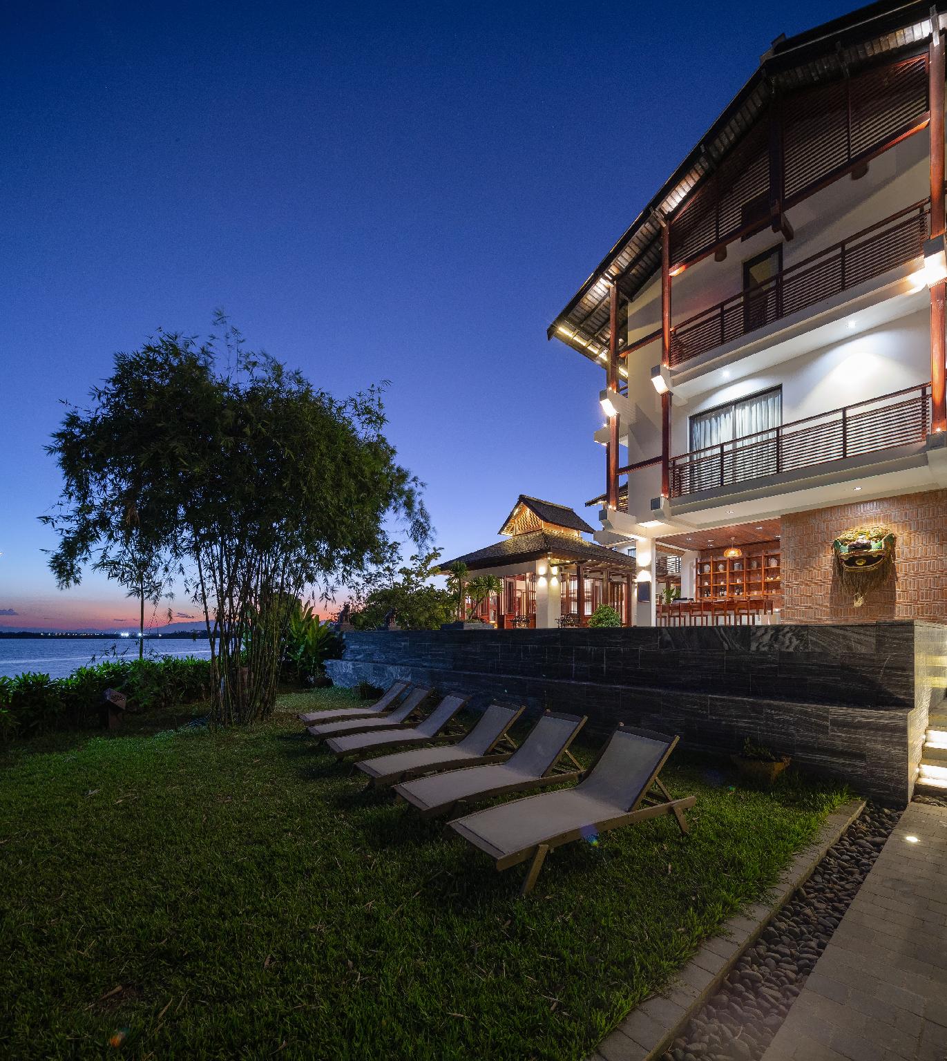 Ngoại cảnh khách sạn