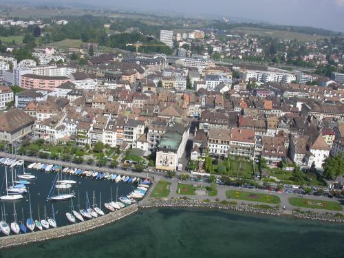 Khu vực xung quanh