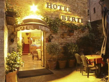 Ngoại cảnh khách sạn