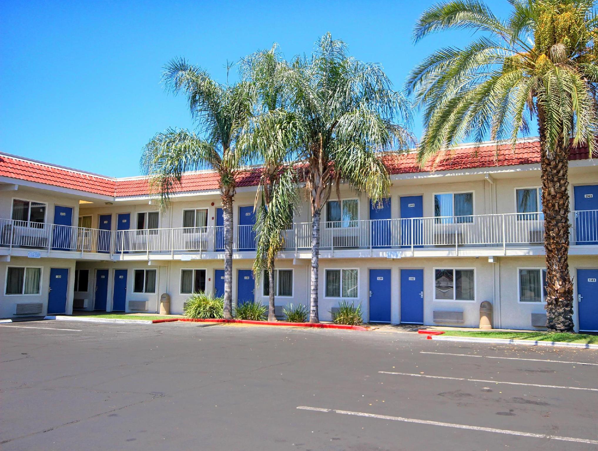 Ngoại cảnh khách sạn