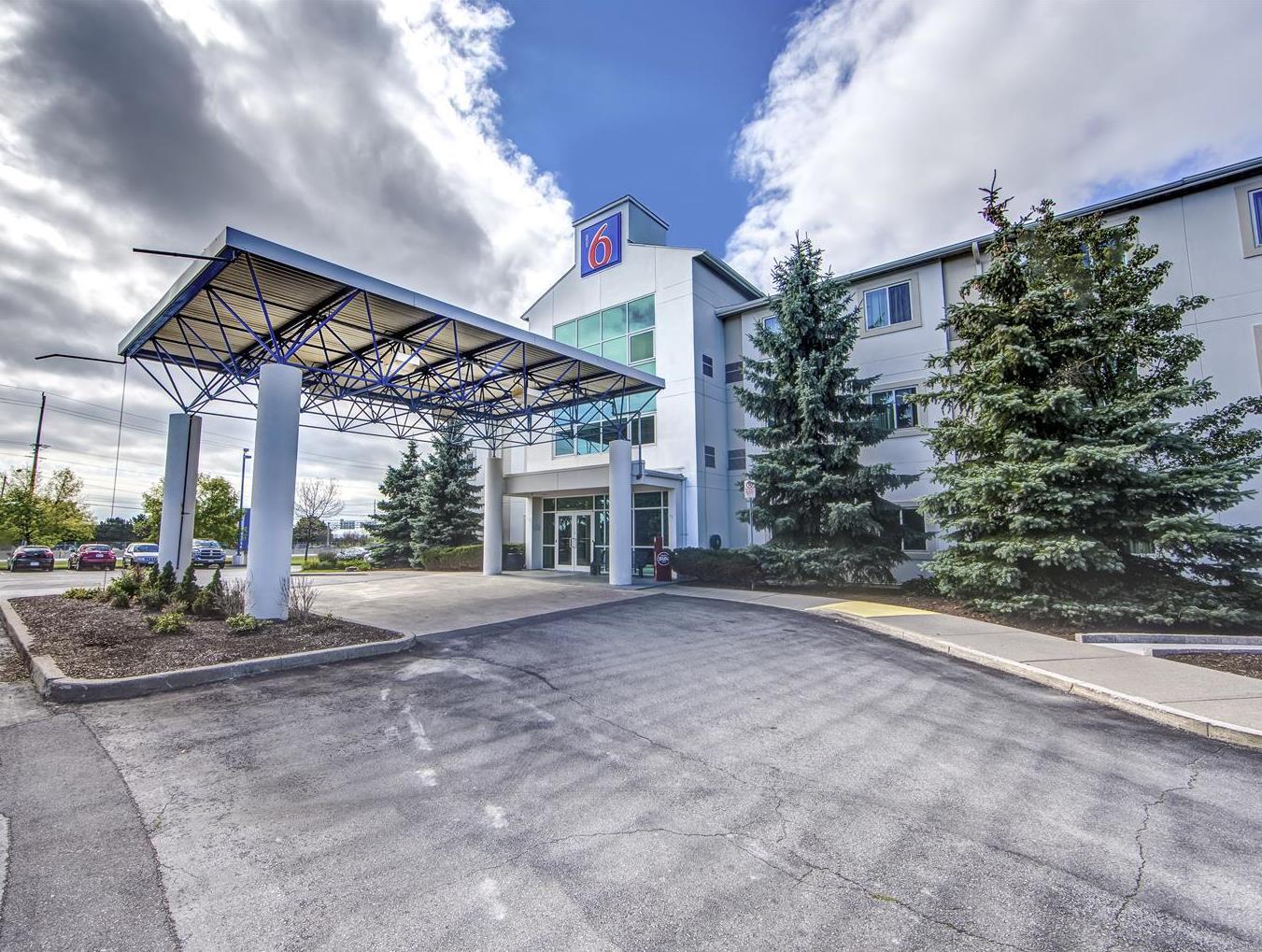 Ngoại cảnh khách sạn