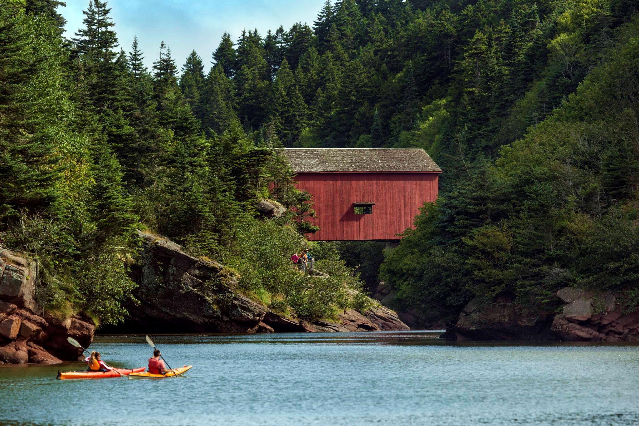 Nơi tham quan gần đây