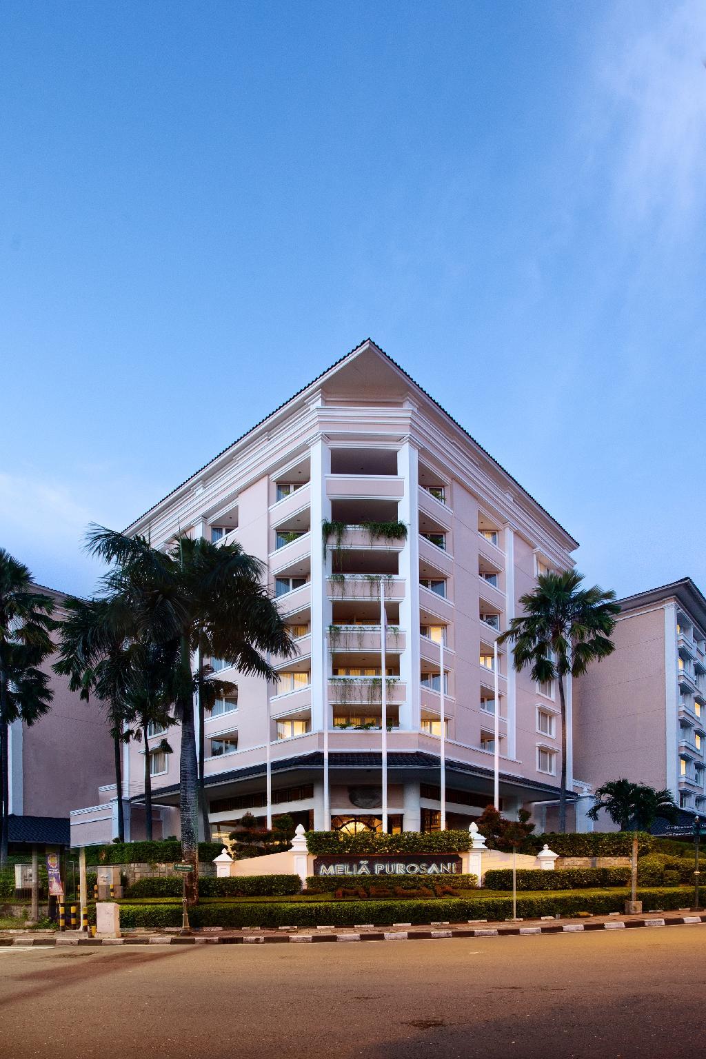 Ngoại cảnh khách sạn