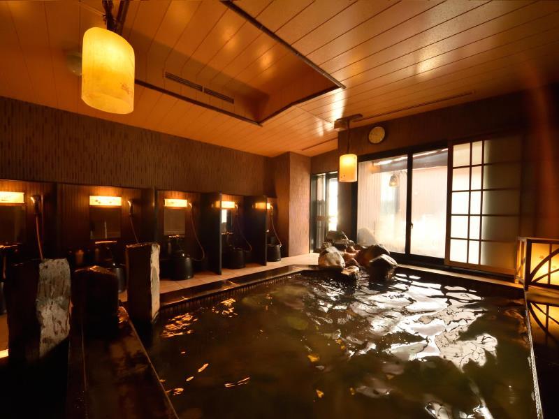 Tắm suối nước nóng