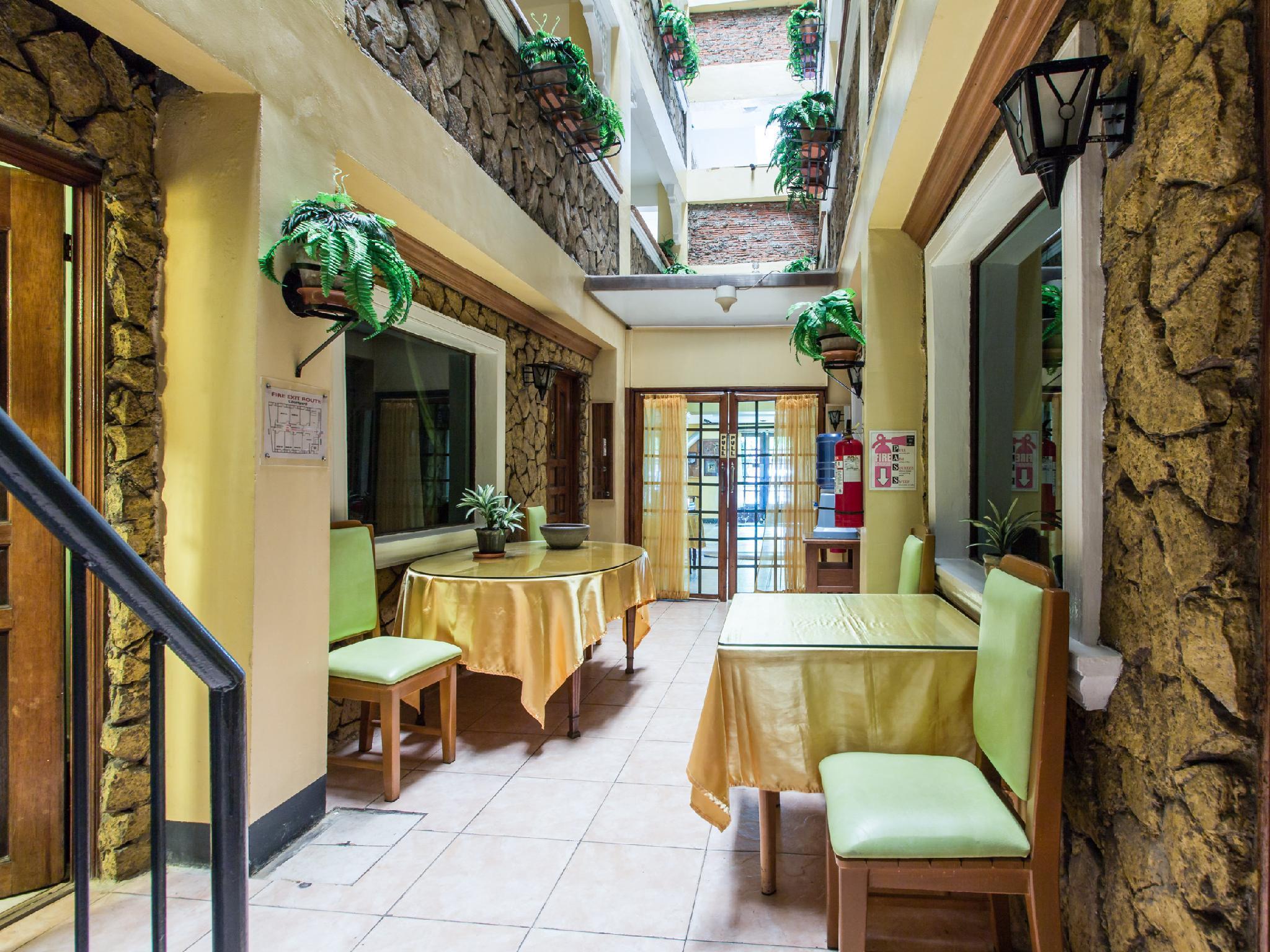 Ngoại cảnh khách sạn