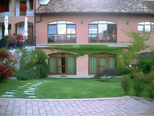 Ngoại cảnh khách sạn