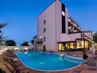 Ngoại cảnh khách sạn