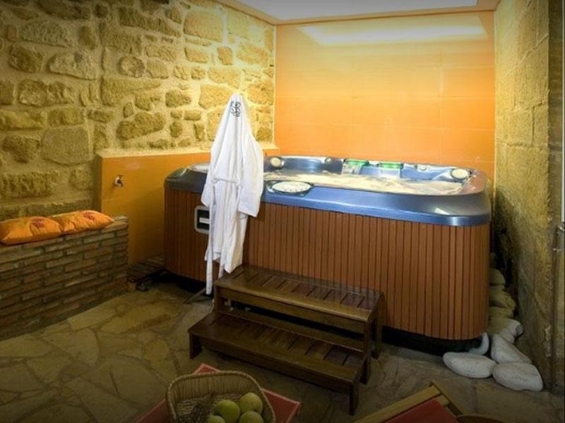 Bồn tắm nước nóng