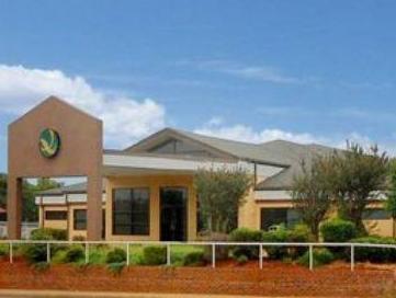 Ngoại cảnh khách sạn