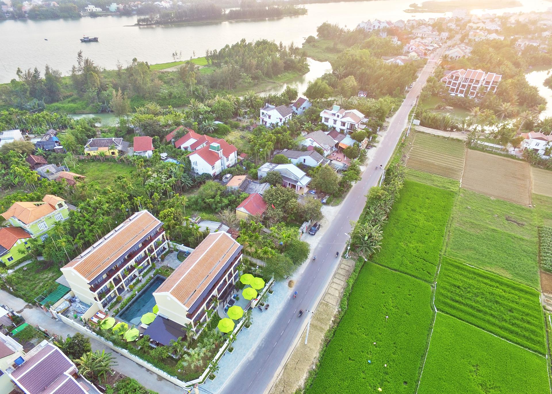 Nơi tham quan gần đây