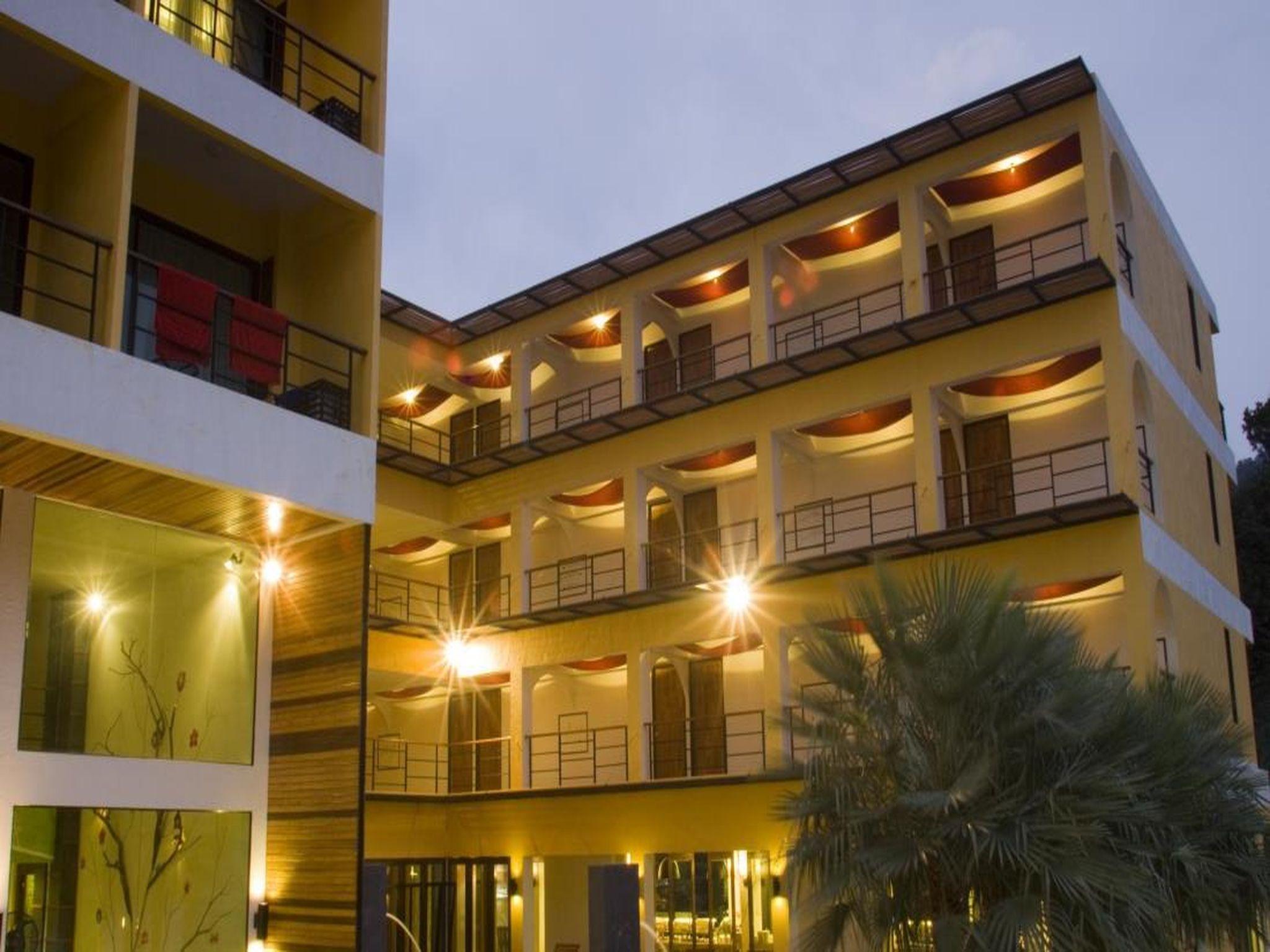 Ngoại cảnh khách sạn