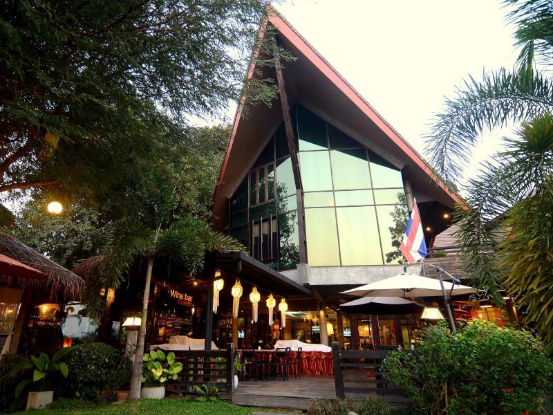 Ngoại cảnh khách sạn