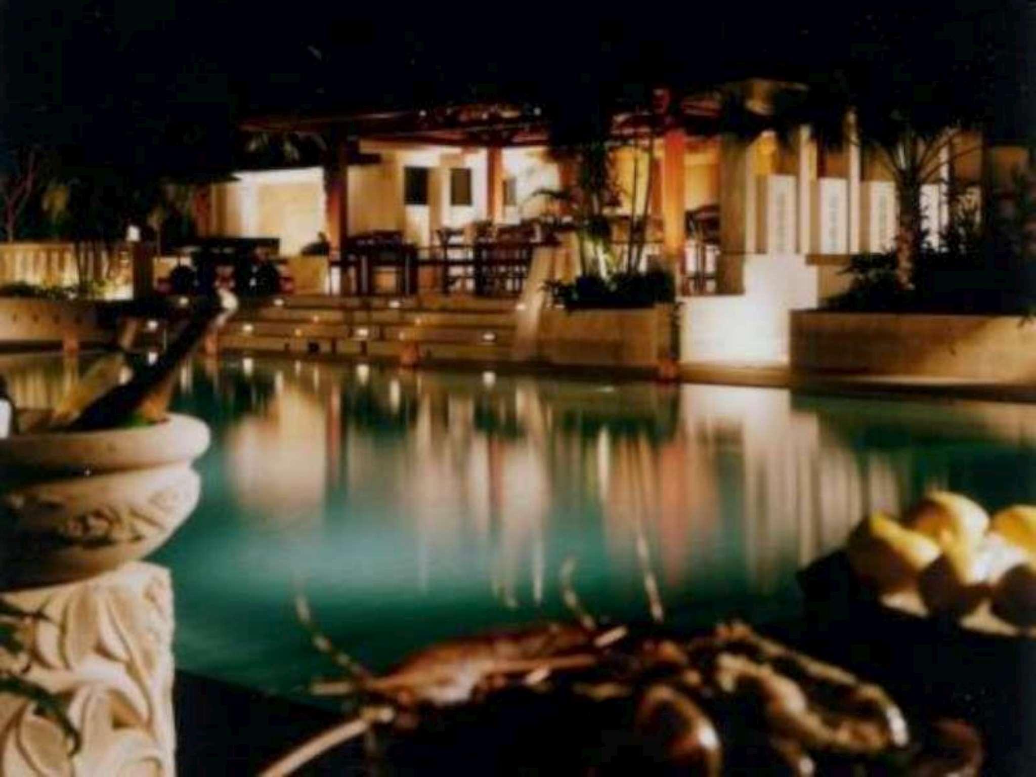 Ngoại cảnh khách sạn