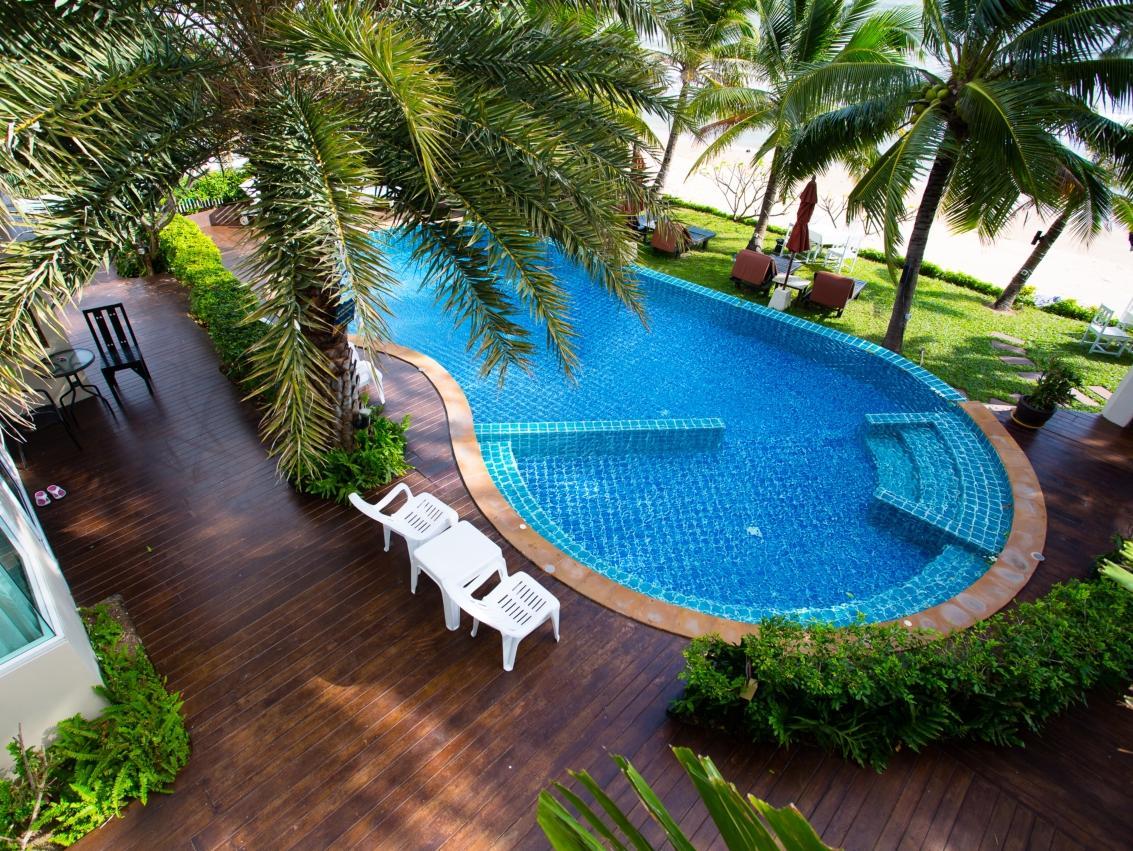 Khu vực xung quanh