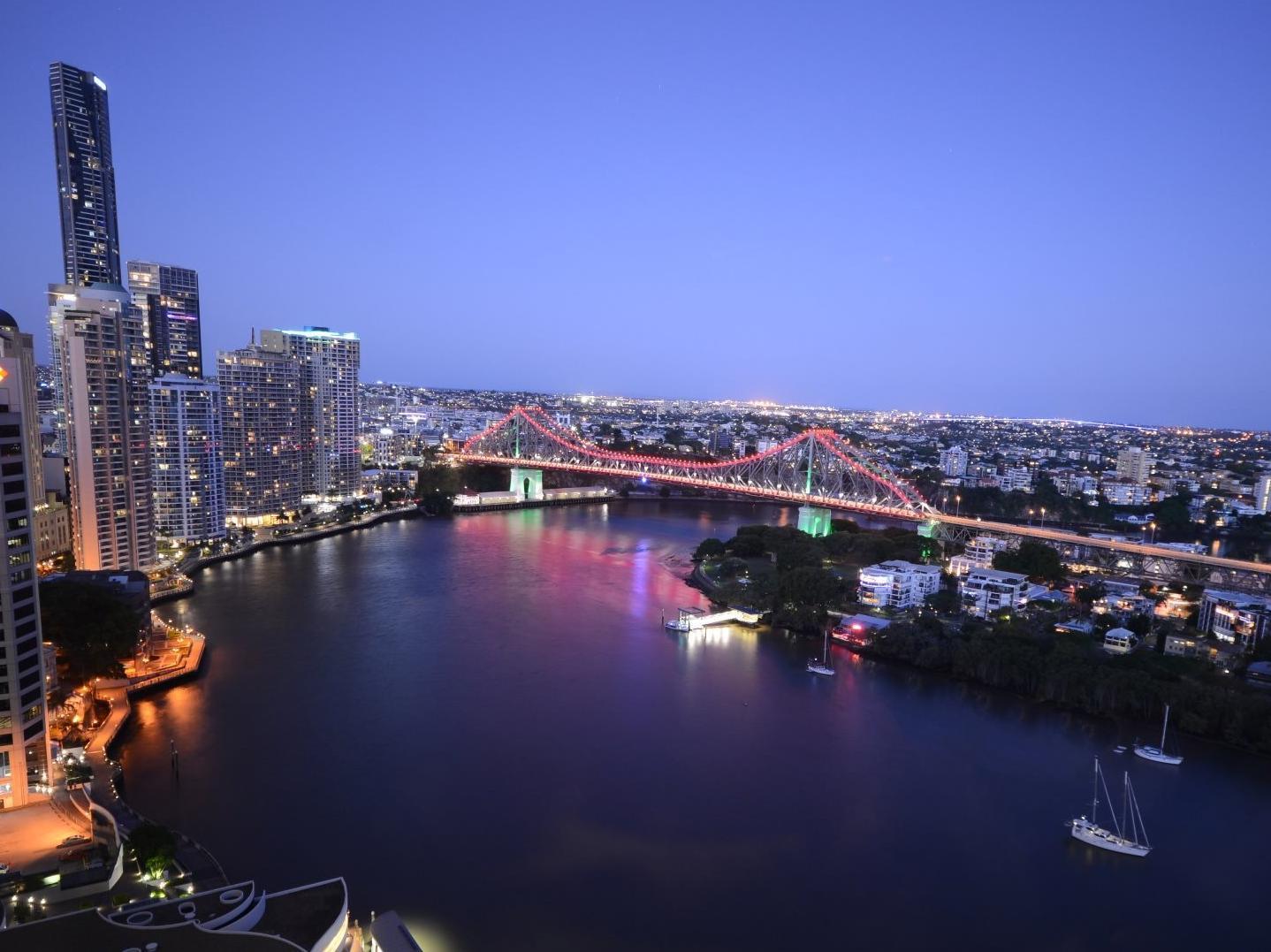 Khu vực xung quanh