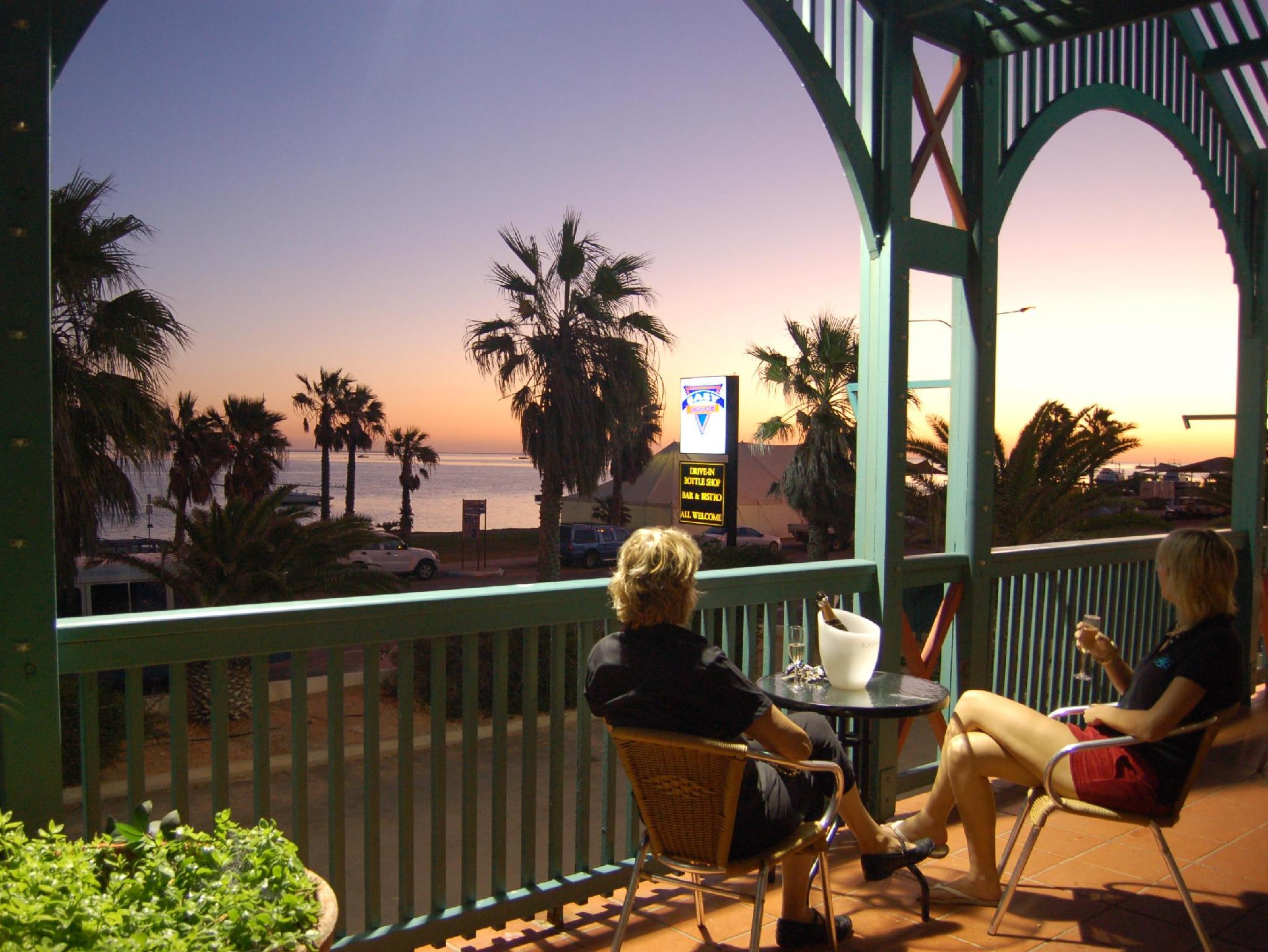 Ngoại cảnh khách sạn