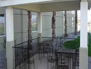 Ngoại cảnh khách sạn