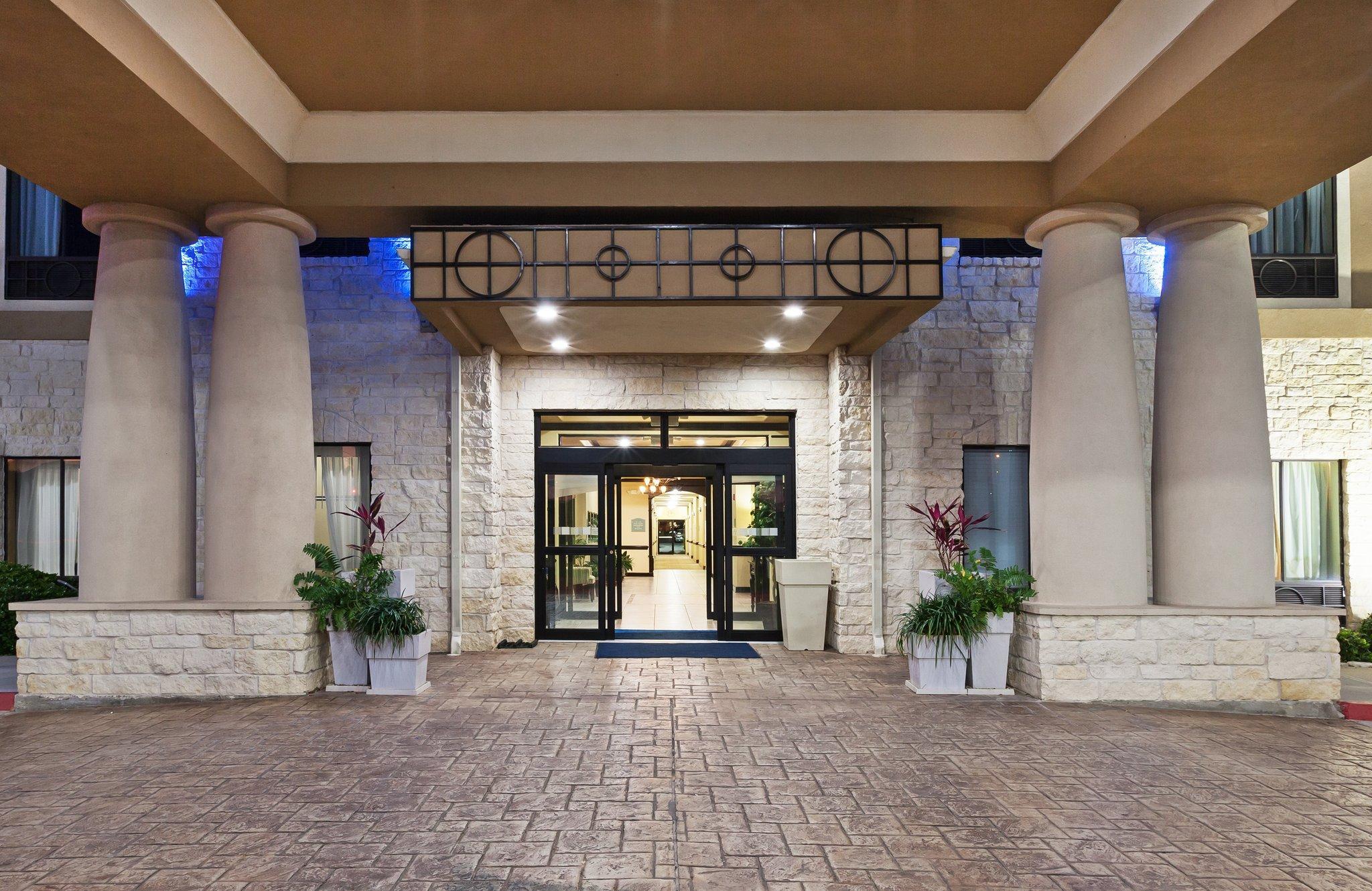 Ngoại cảnh khách sạn