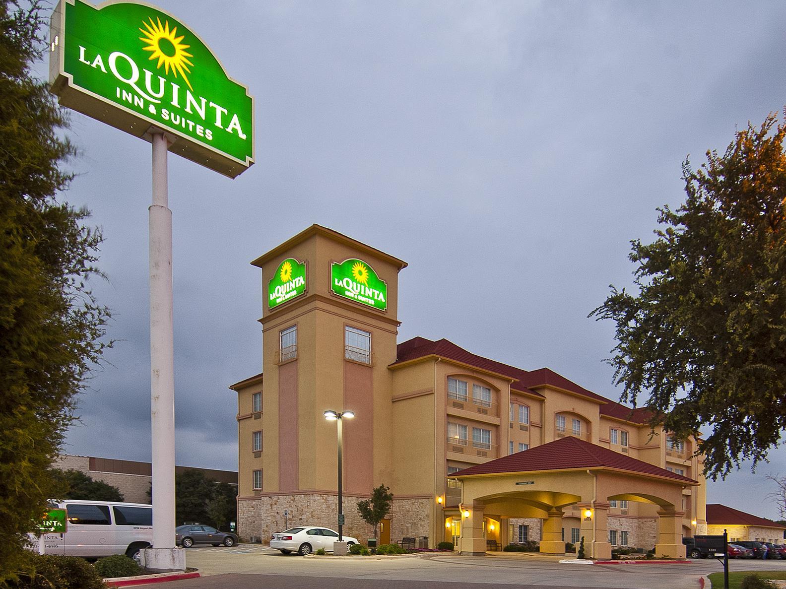 Ngoại cảnh khách sạn