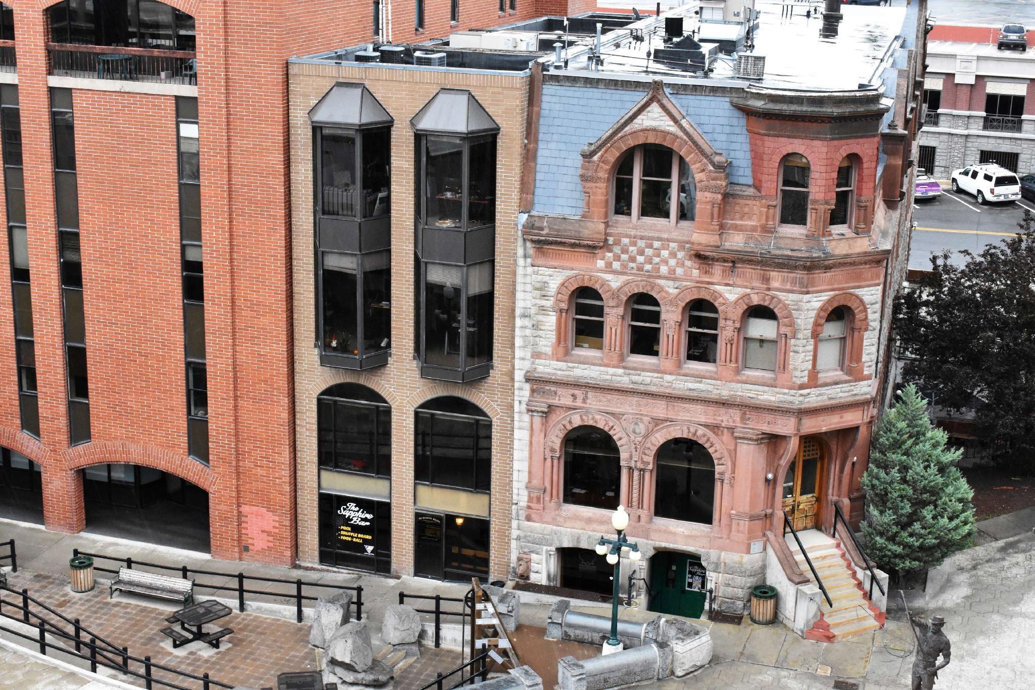 Khu vực xung quanh