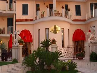 Ngoại cảnh khách sạn