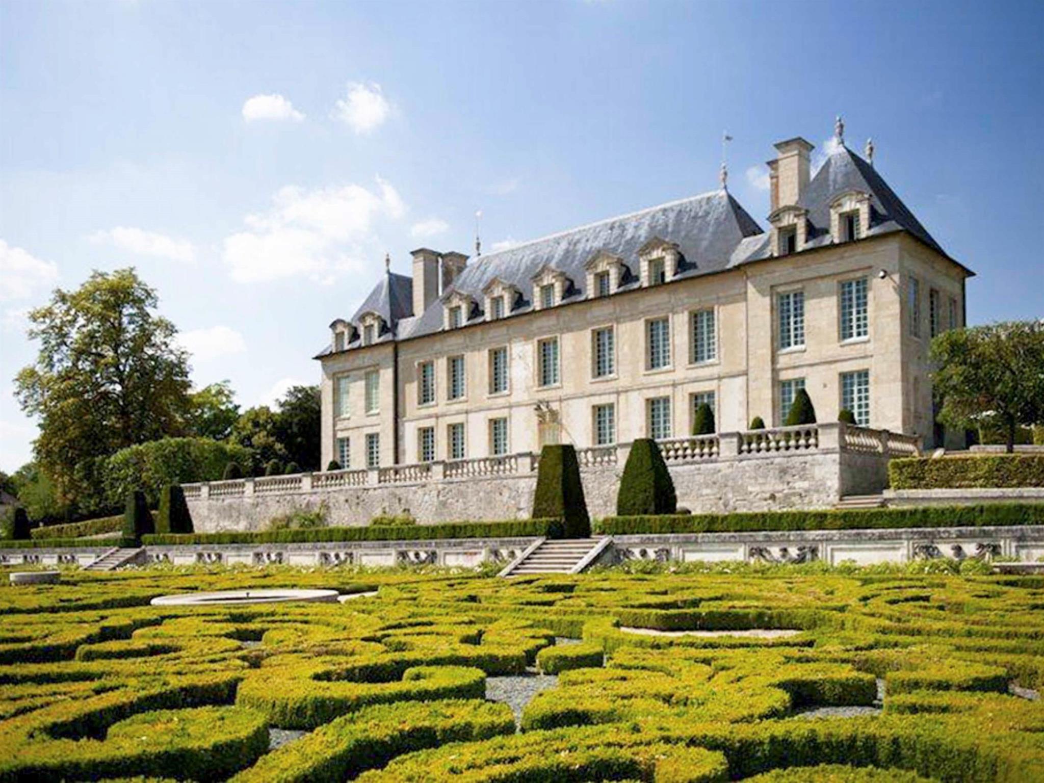 Ngoại cảnh khách sạn