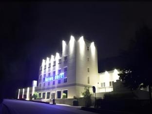 Ngoại cảnh khách sạn